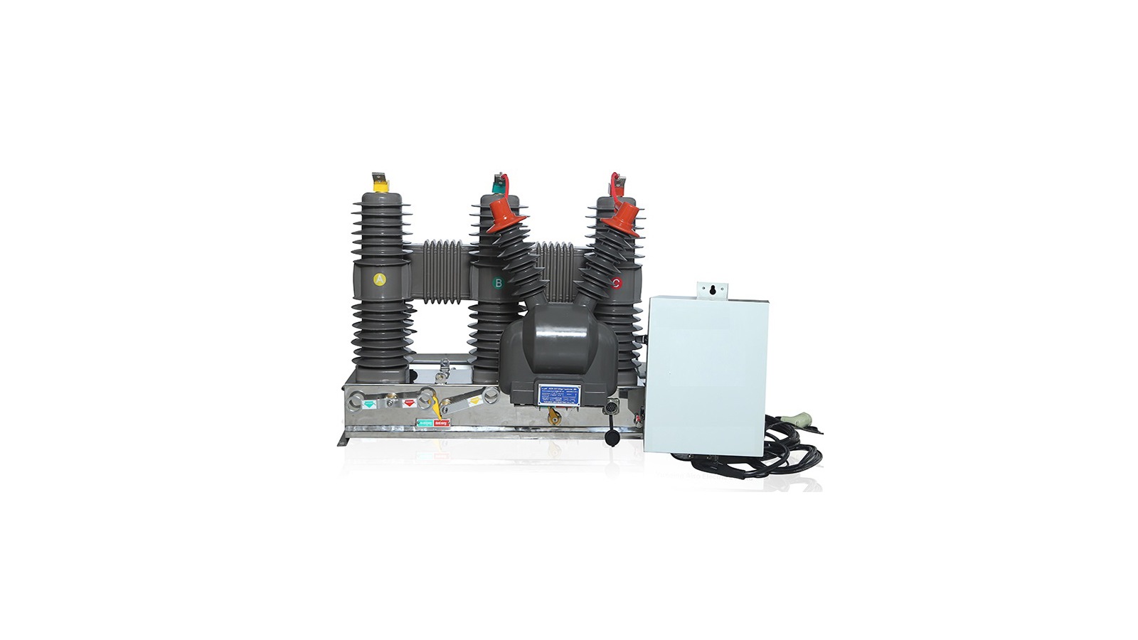 Outdoor pole mounted vacuum circuit breaker with control cabinet