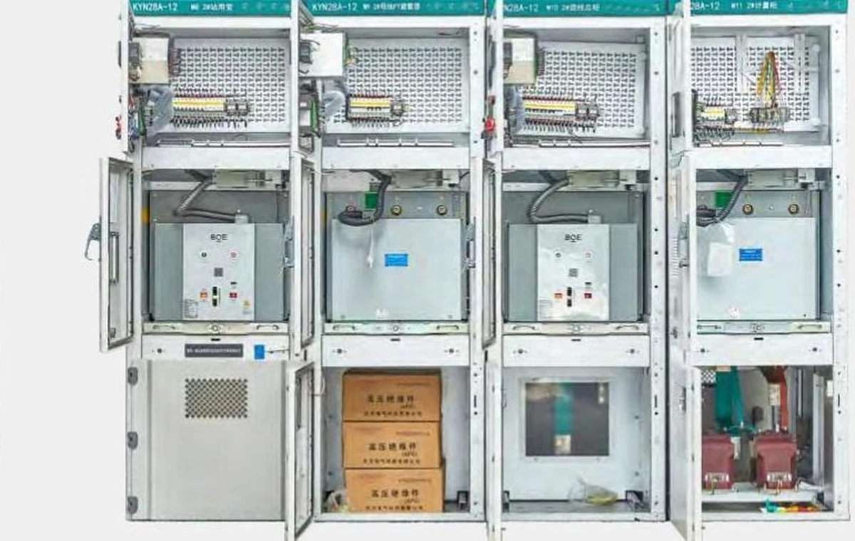 KYN28 compartment interior view with withdrawable breaker and relay chamber