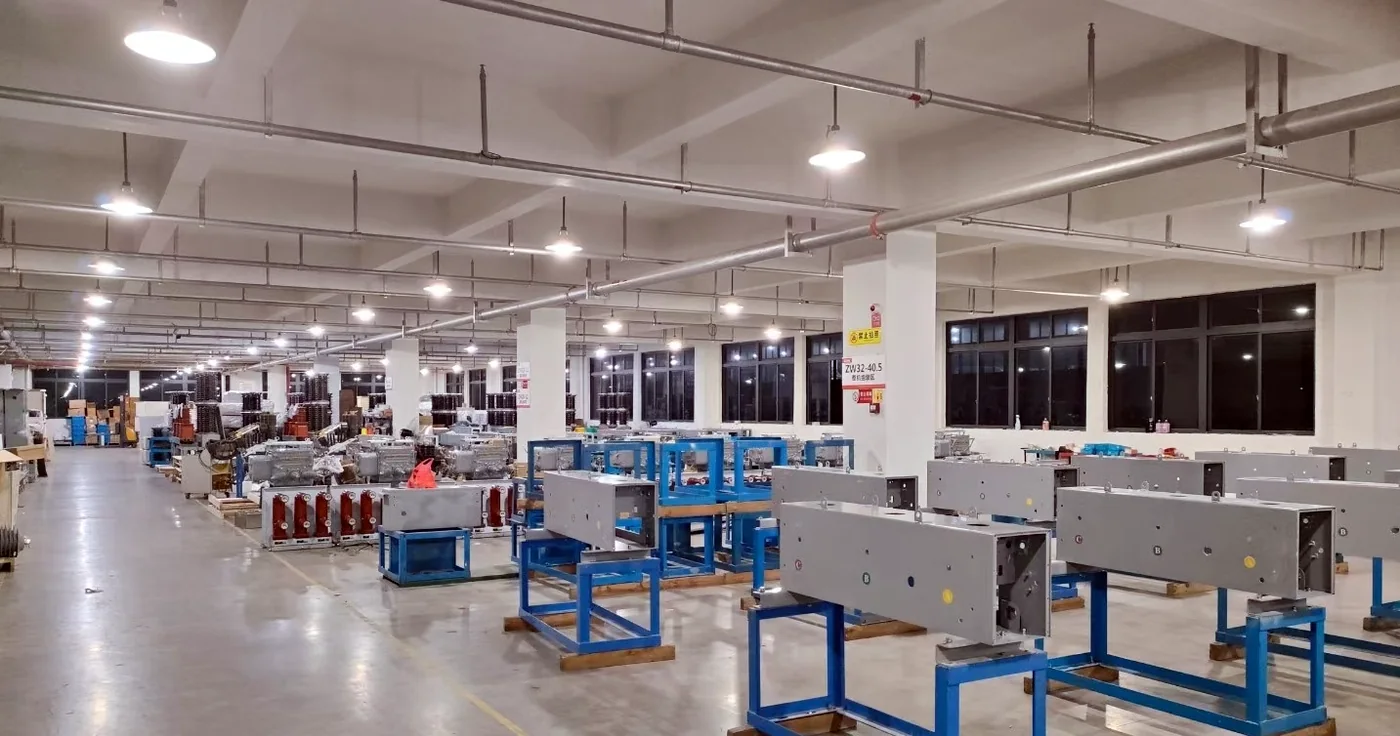 Clean assembly workshop line for medium voltage equipment production