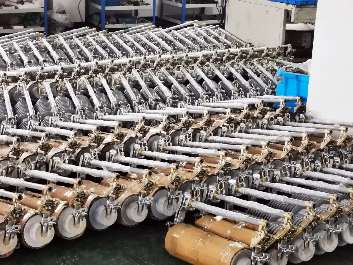 Batch assembled disconnect switch components for medium voltage distribution projects